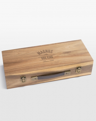 Sett med grillspade, grillgaffel, grilltang, grillpensel og grillkniv